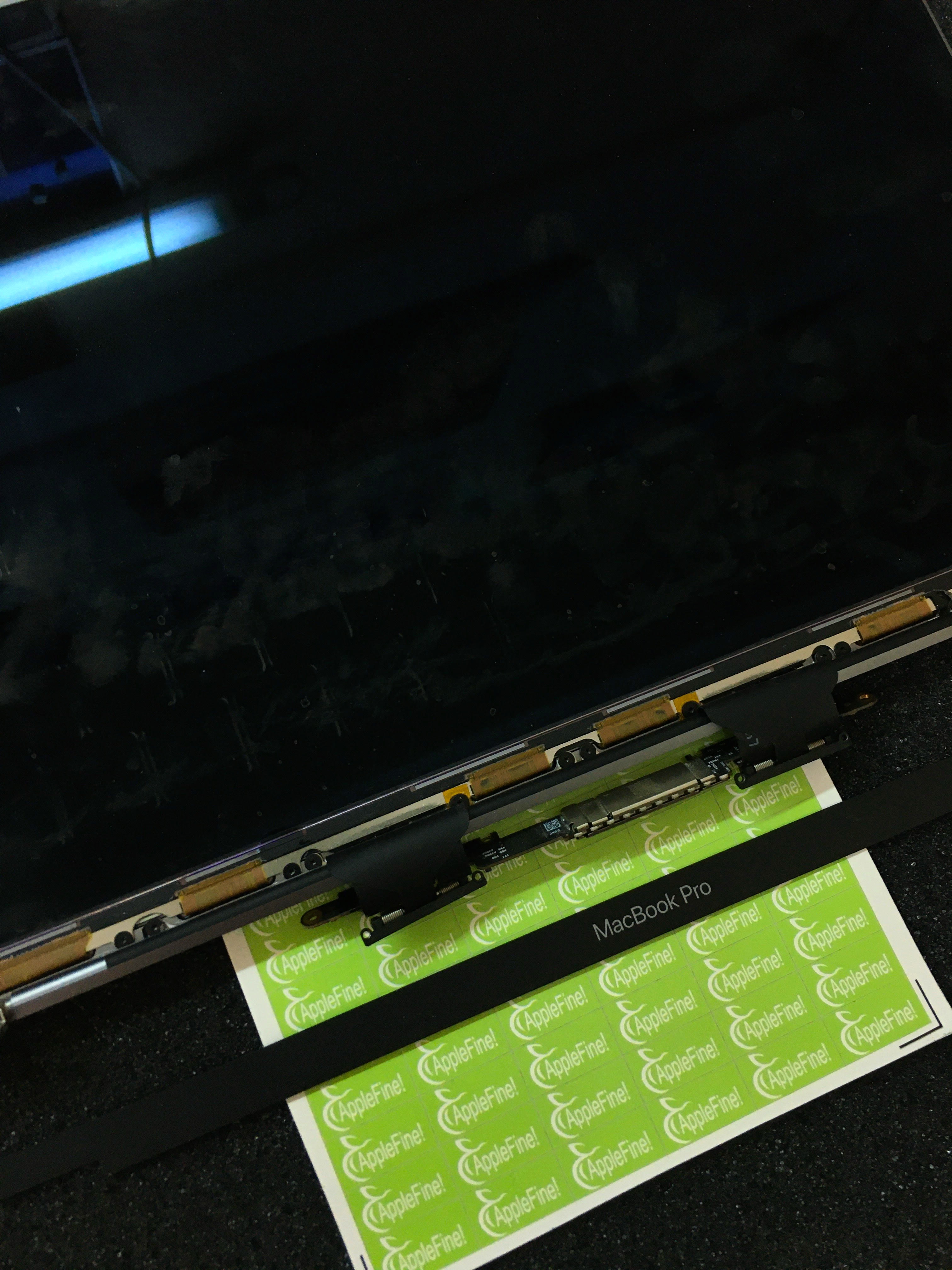 Logoboard матрицы MacBook Pro A1989